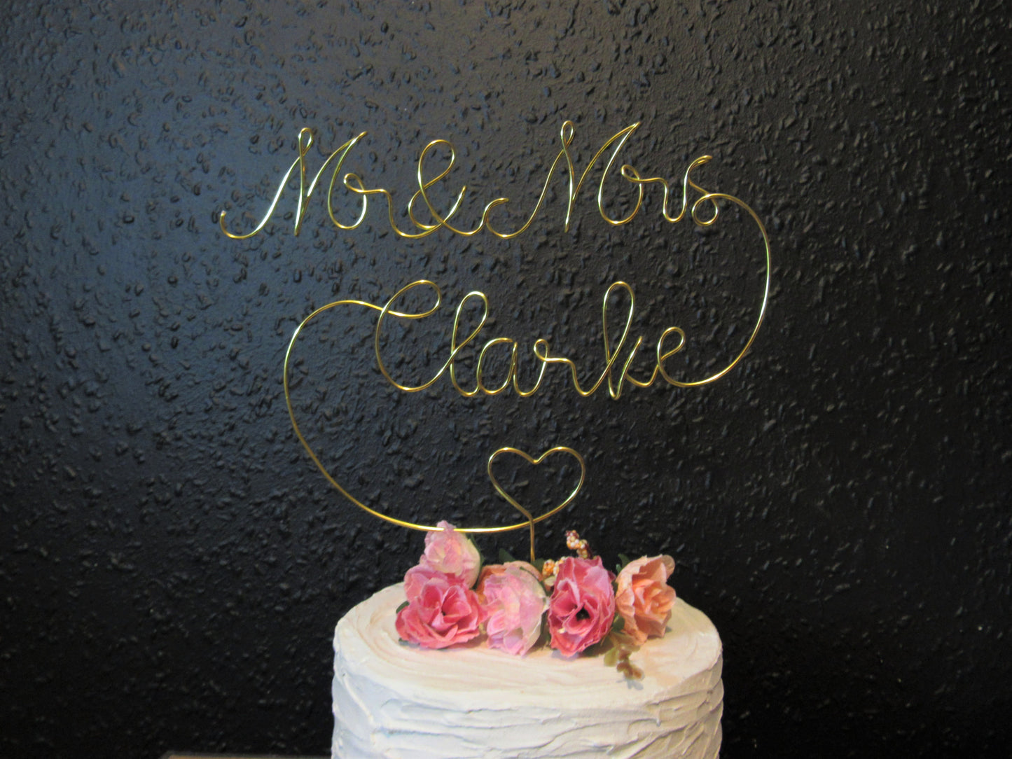 Custom Mr and Mrs cake topper wire for wedding cake