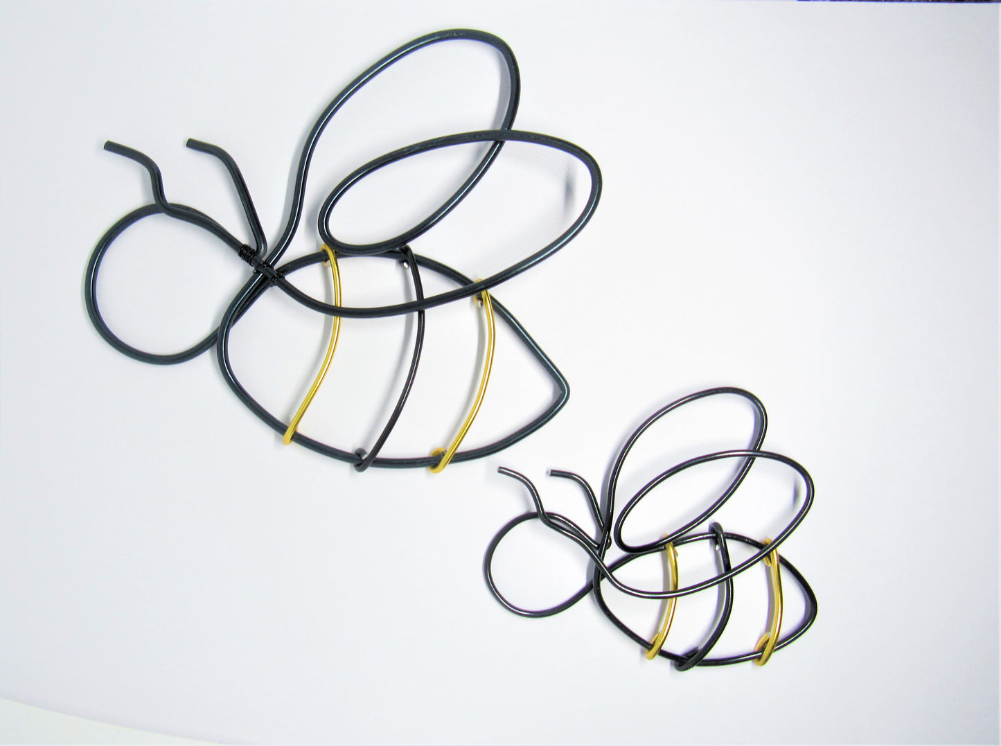 Bee wire art wall decor, bumble bee gifts for kids